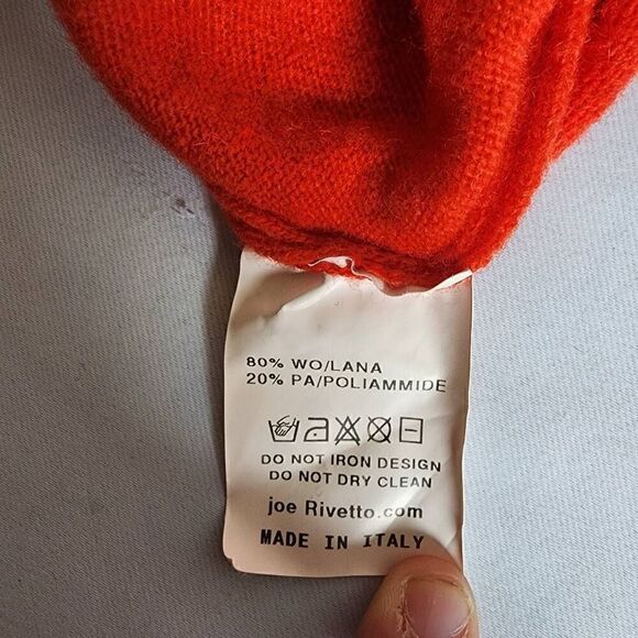 Vintage Retro Joe Rivetto Graphic Red V Neck Sweater Made in Italy Size Large C2 - Picture 7 of 7